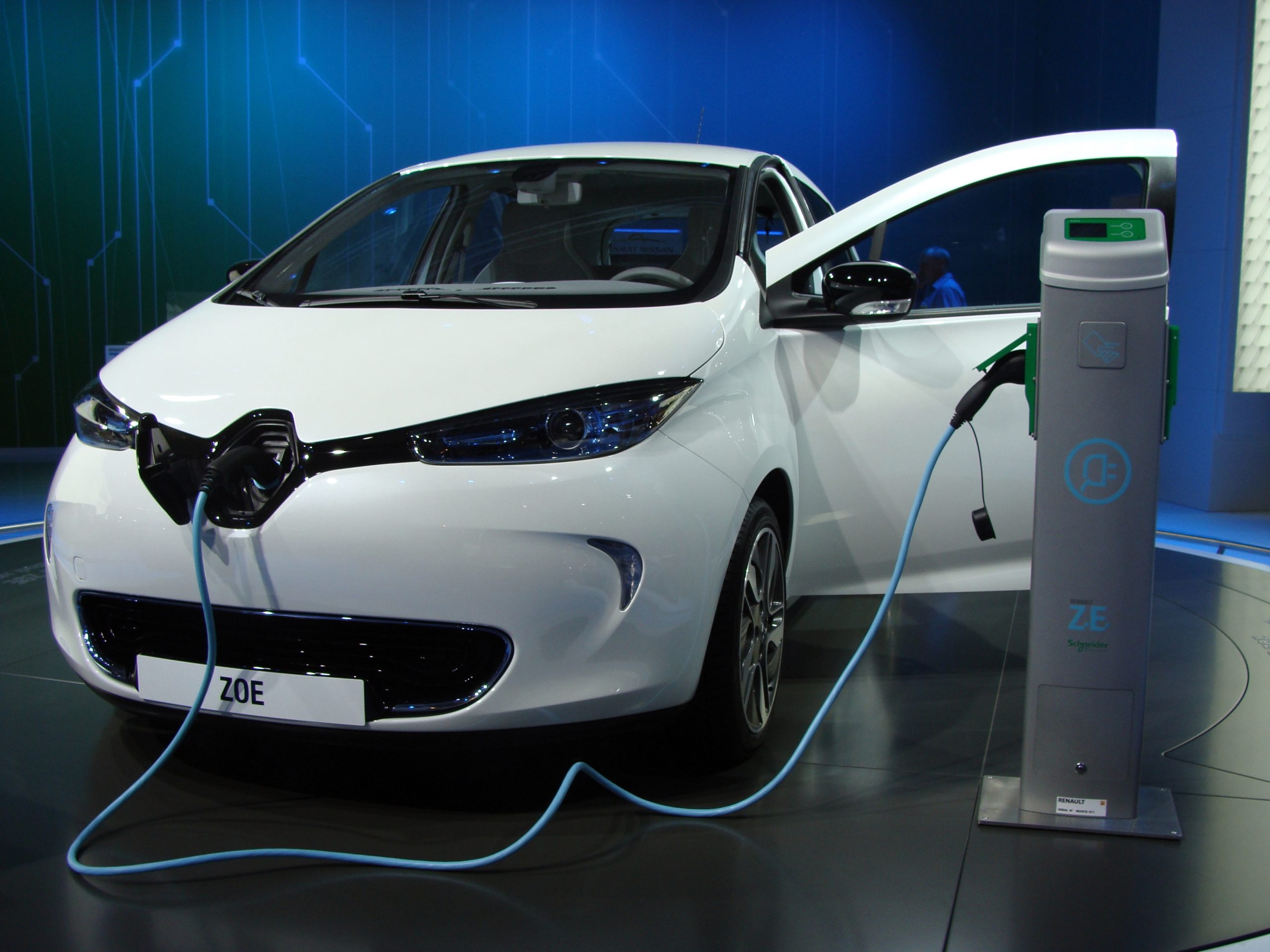 Renault_Zoe_on_charge